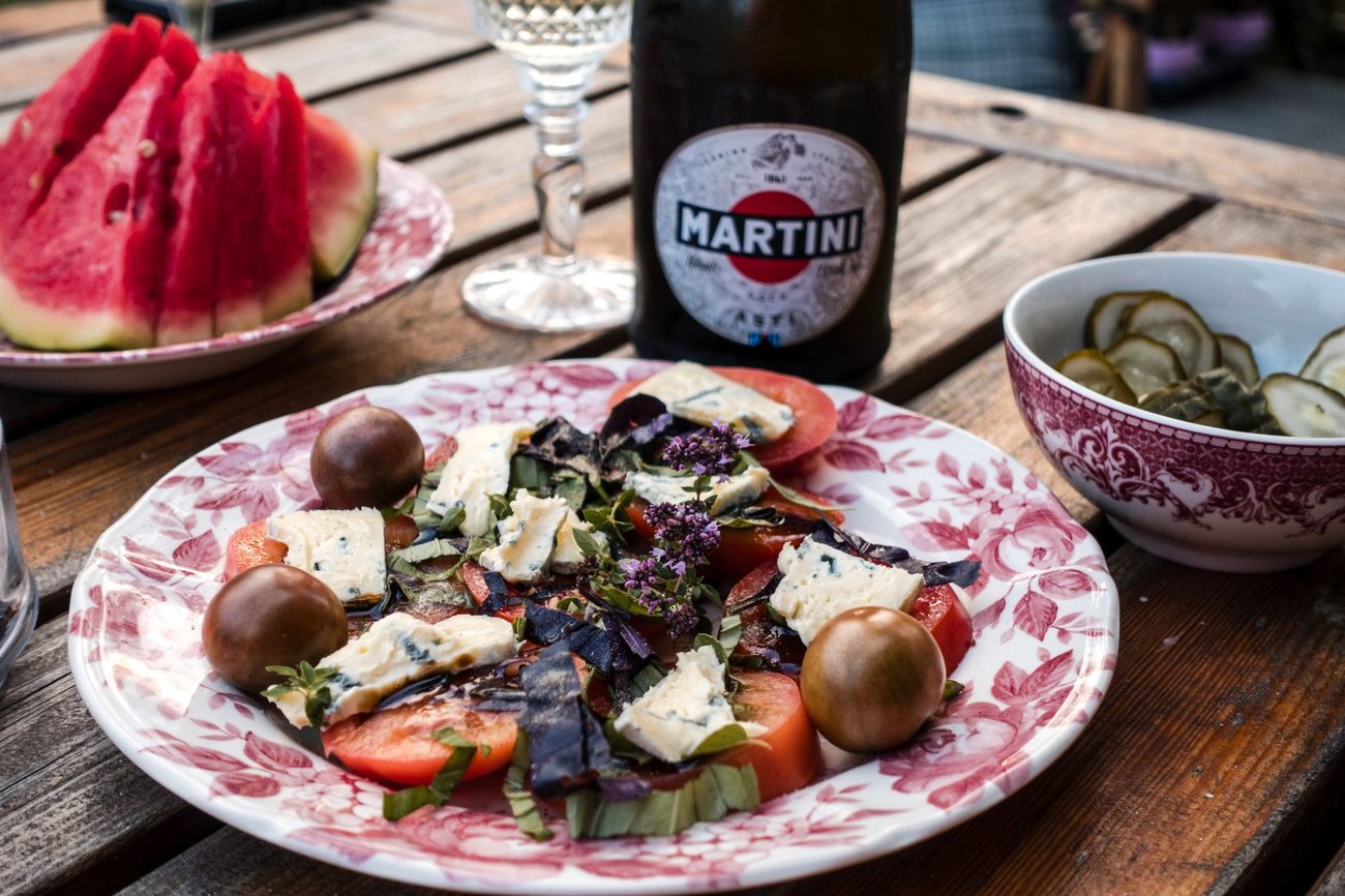 Hosting a Porch Supper for Eight on $60